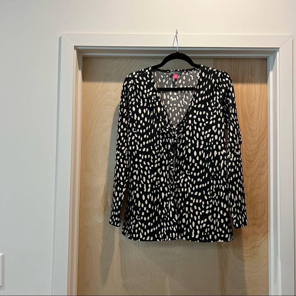 Vince Camuto black and off white pattern shirt with a tie in the front